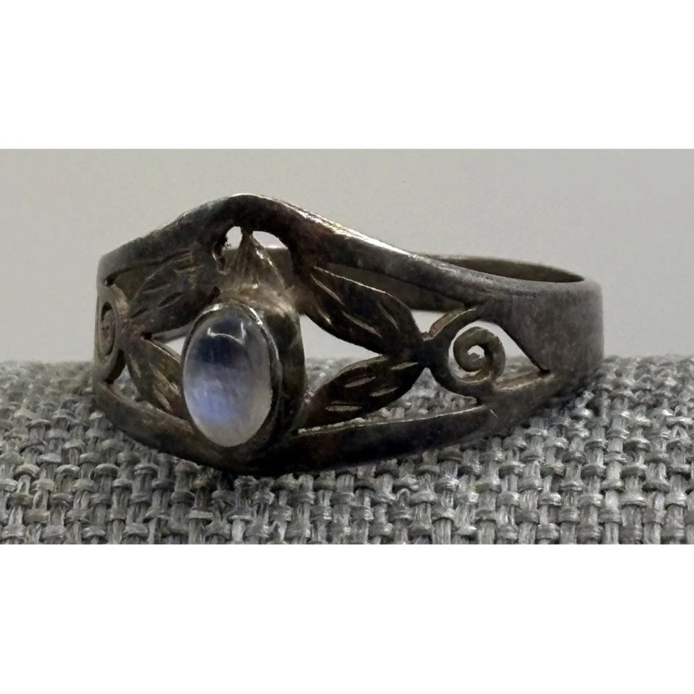 Vintage Sterling Silver Moonstone Ornate Southwestern Style Ring Size 8